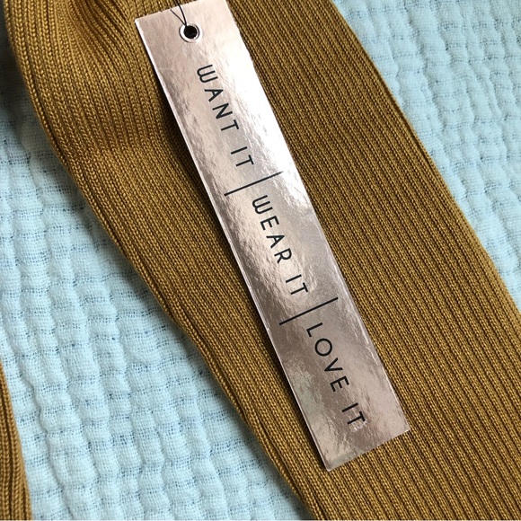 Junior's Almost Famous Funnel Neck Keyhole Midi Dress Size Medium - Picture 8 of 12